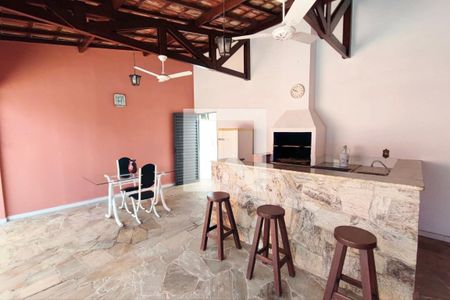 Casa à venda com 256m², 4 quartos e 3 vagas Casa à venda com 256m², 4 quartos e 3 vagasÁrea gourmet