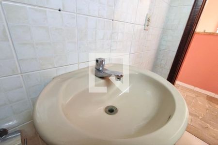 Casa à venda com 256m², 4 quartos e 3 vagas Casa à venda com 256m², 4 quartos e 3 vagasLavabo