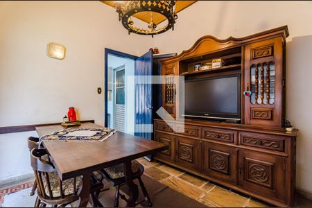 Casa à venda com 300m², 3 quartos e 4 vagasCopa