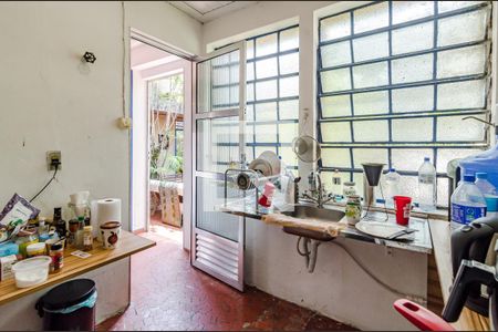 Casa à venda com 300m², 3 quartos e 4 vagasCozinha edícula