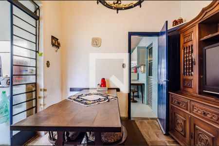 Casa à venda com 300m², 3 quartos e 4 vagasCopa