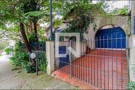 Casa à venda com 300m², 3 quartos e 4 vagasFachada