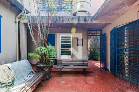 Casa à venda com 300m², 3 quartos e 4 vagasQuintal