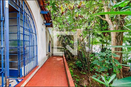 Casa à venda com 300m², 3 quartos e 4 vagasFachada