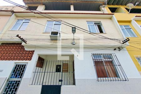 Casa à venda com 140m², 2 quartos e 1 vaga Casa à venda com 140m², 2 quartos e 1 vagaFachada