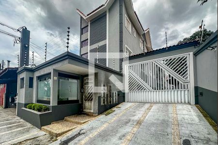 Casa de condomínio à venda com 100m², 3 quartos e 2 vagas Casa de condomínio à venda com 100m², 3 quartos e 2 vagasFachada e portaria