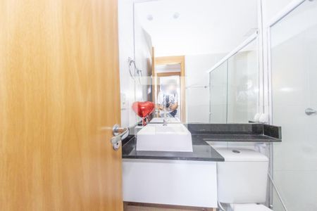 Apartamento à venda com 52m², 2 quartos e 1 vaga Apartamento à venda com 52m², 2 quartos e 1 vagaBanheiro