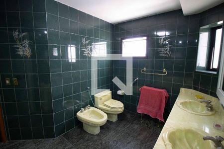 Apartamento à venda com 275m², 4 quartos e 3 vagasBanheiro do Quarto 2