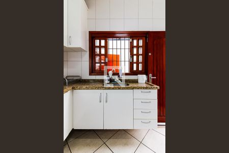 Casa à venda com 280m², 2 quartos e 2 vagas Casa à venda com 280m², 2 quartos e 2 vagasCozinha