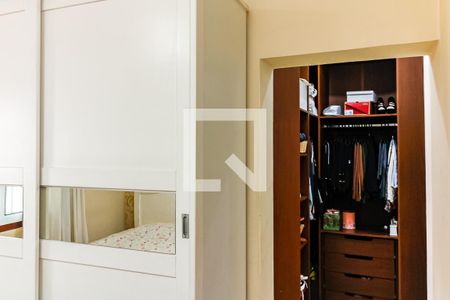 Casa à venda com 280m², 2 quartos e 2 vagas Casa à venda com 280m², 2 quartos e 2 vagasCloset do Quarto 1 - Suíte