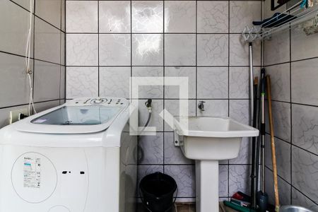 Casa à venda com 280m², 2 quartos e 2 vagas Casa à venda com 280m², 2 quartos e 2 vagasÁrea de Serviço