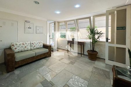 Studio à venda com 54m², 1 quarto e 1 vaga Studio à venda com 54m², 1 quarto e 1 vagaHall