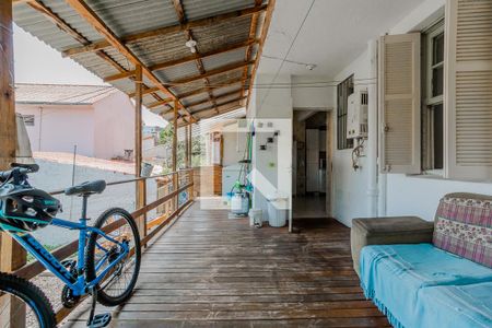 Casa à venda com 200m², 4 quartos e 2 vagas Casa à venda com 200m², 4 quartos e 2 vagasQuintal