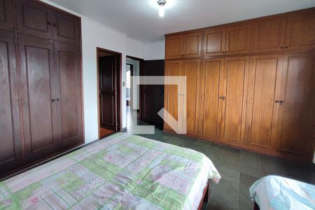 Casa à venda com 280m², 5 quartos e 2 vagasQuarto suíte