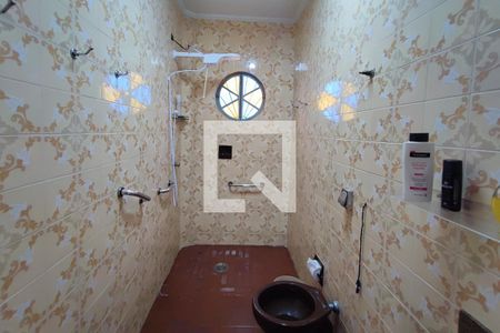 Casa à venda com 280m², 5 quartos e 2 vagasBanheiro suíte 