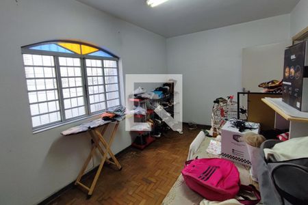 Casa à venda com 280m², 5 quartos e 2 vagasQuarto 2