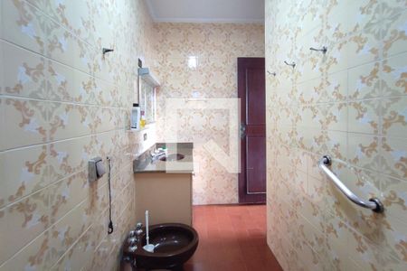 Casa à venda com 280m², 5 quartos e 2 vagasBanheiro suíte 