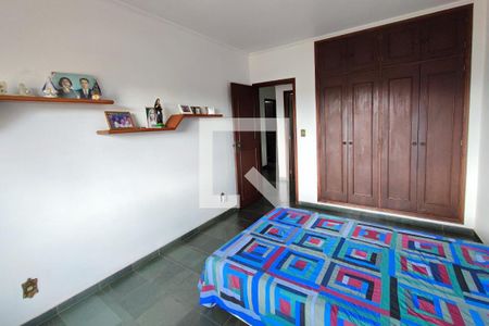 Casa à venda com 280m², 5 quartos e 2 vagasQuarto 2