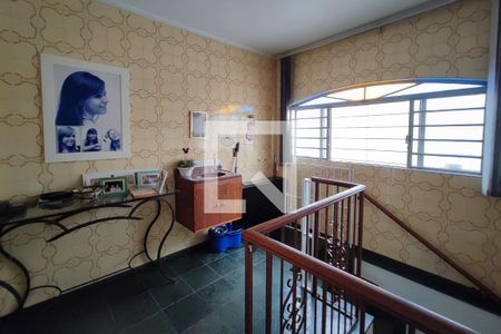 Casa à venda com 280m², 5 quartos e 2 vagasEscada