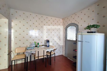 Casa à venda com 280m², 5 quartos e 2 vagasCozinha segundo andar