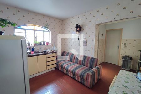 Casa à venda com 280m², 5 quartos e 2 vagasCozinha segundo andar