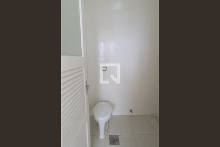 Apartamento à venda com 210m², 4 quartos e 1 vaga Apartamento à venda com 210m², 4 quartos e 1 vagaBanheiro de Serviço
