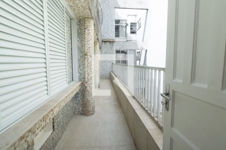 Apartamento à venda com 210m², 4 quartos e 1 vaga Apartamento à venda com 210m², 4 quartos e 1 vagavaranda do quarto