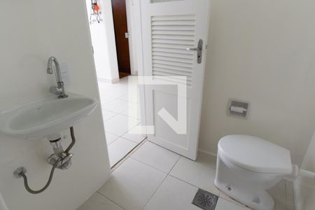 Apartamento à venda com 210m², 4 quartos e 1 vaga Apartamento à venda com 210m², 4 quartos e 1 vagaBanheiro de Serviço