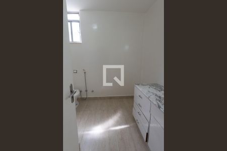 Apartamento à venda com 210m², 4 quartos e 1 vaga Apartamento à venda com 210m², 4 quartos e 1 vagaBanheiro 2