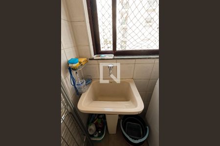 Apartamento à venda com 83m², 3 quartos e 1 vagaÁrea de Serviço