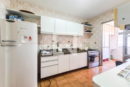 Apartamento para alugar com 120m², 2 quartos e 2 vagas Apartamento para alugar com 120m², 2 quartos e 2 vagasCozinha - Armários