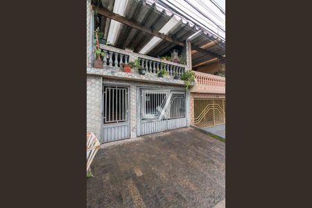 Casa à venda com 125m², 4 quartos e 1 vaga Casa à venda com 125m², 4 quartos e 1 vagaFachada