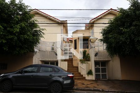 Casa de condomínio à venda com 88m², 2 quartos e 2 vagas Casa de condomínio à venda com 88m², 2 quartos e 2 vagasFachada