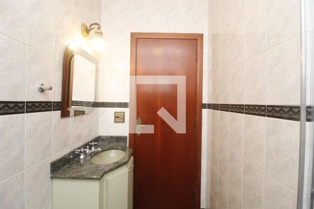 Casa à venda com 274m², 3 quartos e 4 vagasBanheiro da Suíte 1