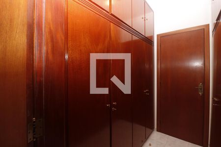 Casa à venda com 274m², 3 quartos e 4 vagasCloset da suíte 2