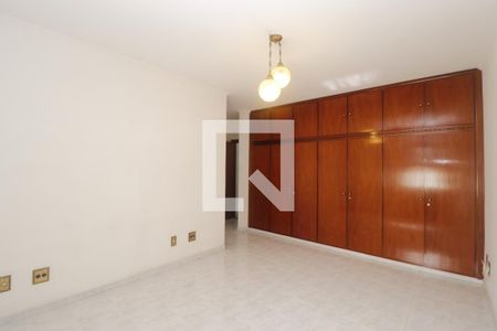 Casa à venda com 274m², 3 quartos e 4 vagasQuarto 3 - Suíte