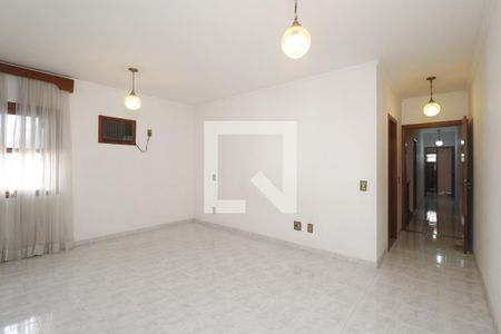 Casa à venda com 274m², 3 quartos e 4 vagasQuarto 2 - Suíte