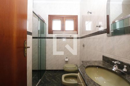 Casa à venda com 274m², 3 quartos e 4 vagasBanheiro da Suíte 1