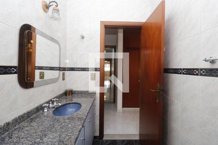 Casa à venda com 274m², 3 quartos e 4 vagasBanheiro da Suíte 3