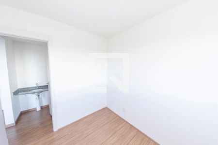 Quarto de casa para alugar com 1 quarto, 34m² em Vista Alegre, Rio de Janeiro