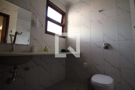 Casa à venda com 206m², 3 quartos e 3 vagas Casa à venda com 206m², 3 quartos e 3 vagasBanheiro 1