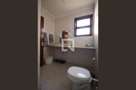 Casa à venda com 206m², 3 quartos e 3 vagas Casa à venda com 206m², 3 quartos e 3 vagasBanheiro 1