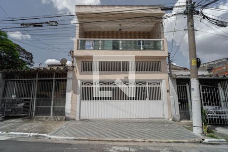 Casa à venda com 152m², 3 quartos e 2 vagasFachada