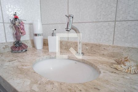 Casa à venda com 152m², 3 quartos e 2 vagasBanheiro