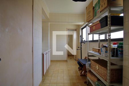 Apartamento para alugar com 383m², 4 quartos e 5 vagas Apartamento para alugar com 383m², 4 quartos e 5 vagasÁrea de Serviço