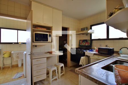 Apartamento para alugar com 383m², 4 quartos e 5 vagas Apartamento para alugar com 383m², 4 quartos e 5 vagasCozinha