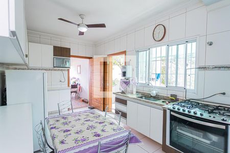 Casa à venda com 162m², 3 quartos e 4 vagas Casa à venda com 162m², 3 quartos e 4 vagasCozinha