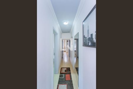 Casa à venda com 162m², 3 quartos e 4 vagas Casa à venda com 162m², 3 quartos e 4 vagasCorredor