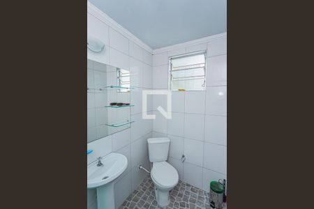 Casa à venda com 162m², 3 quartos e 4 vagas Casa à venda com 162m², 3 quartos e 4 vagasBanheiro garagem