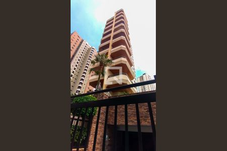 Apartamento à venda com 382m², 4 quartos e 4 vagas Apartamento à venda com 382m², 4 quartos e 4 vagasFachada